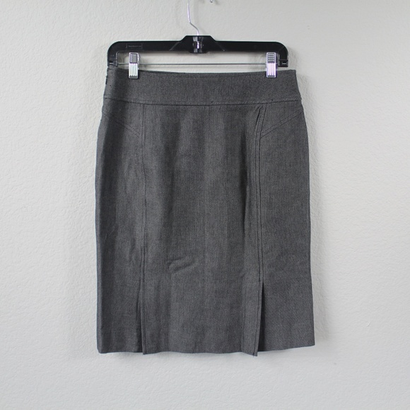Banana Republic Grey Herringbone Pencil Skirt - Picture 2 of 6